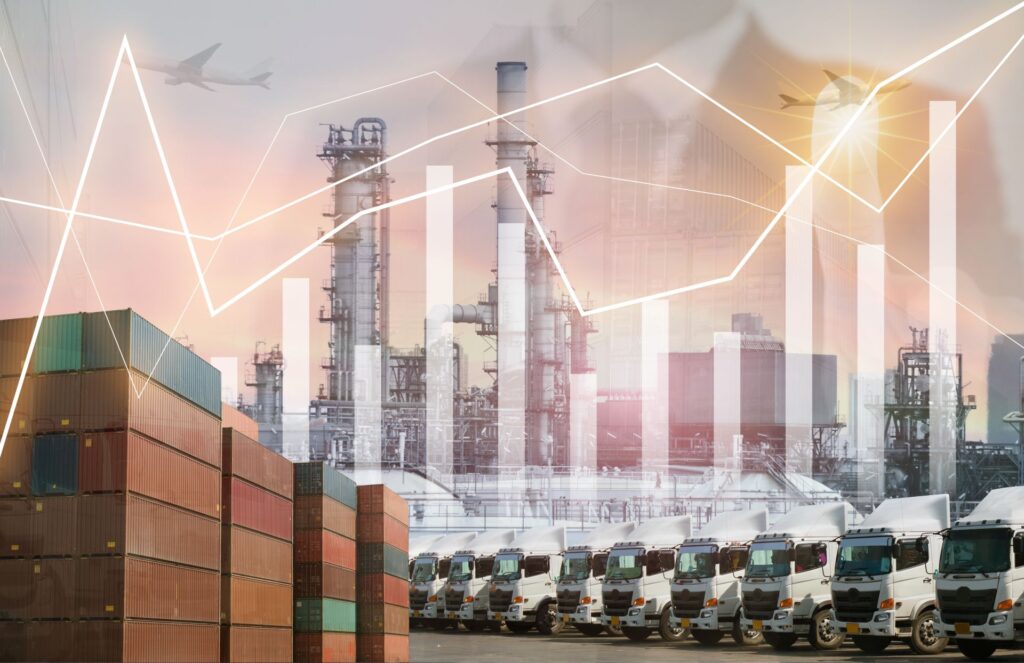 Containerlager, Industriebauten und LKW-Flotte mit eingeblendeter Wirtschaftsgrafik und Flugzeugen – Symbolbild fuer globale Logistik und Marktdynamik